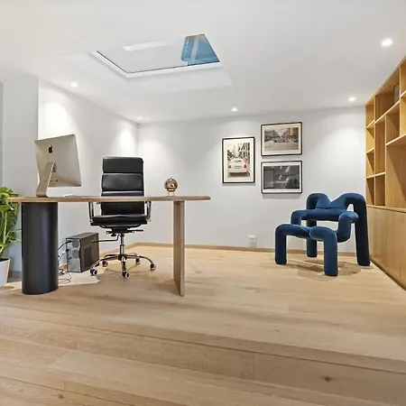 Central, Stylish House In דירה *