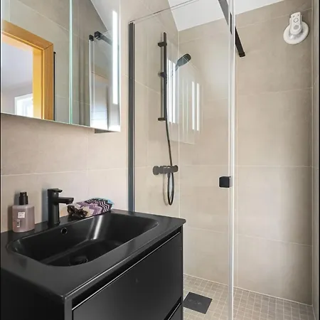 Apartment Central, Stylish House In